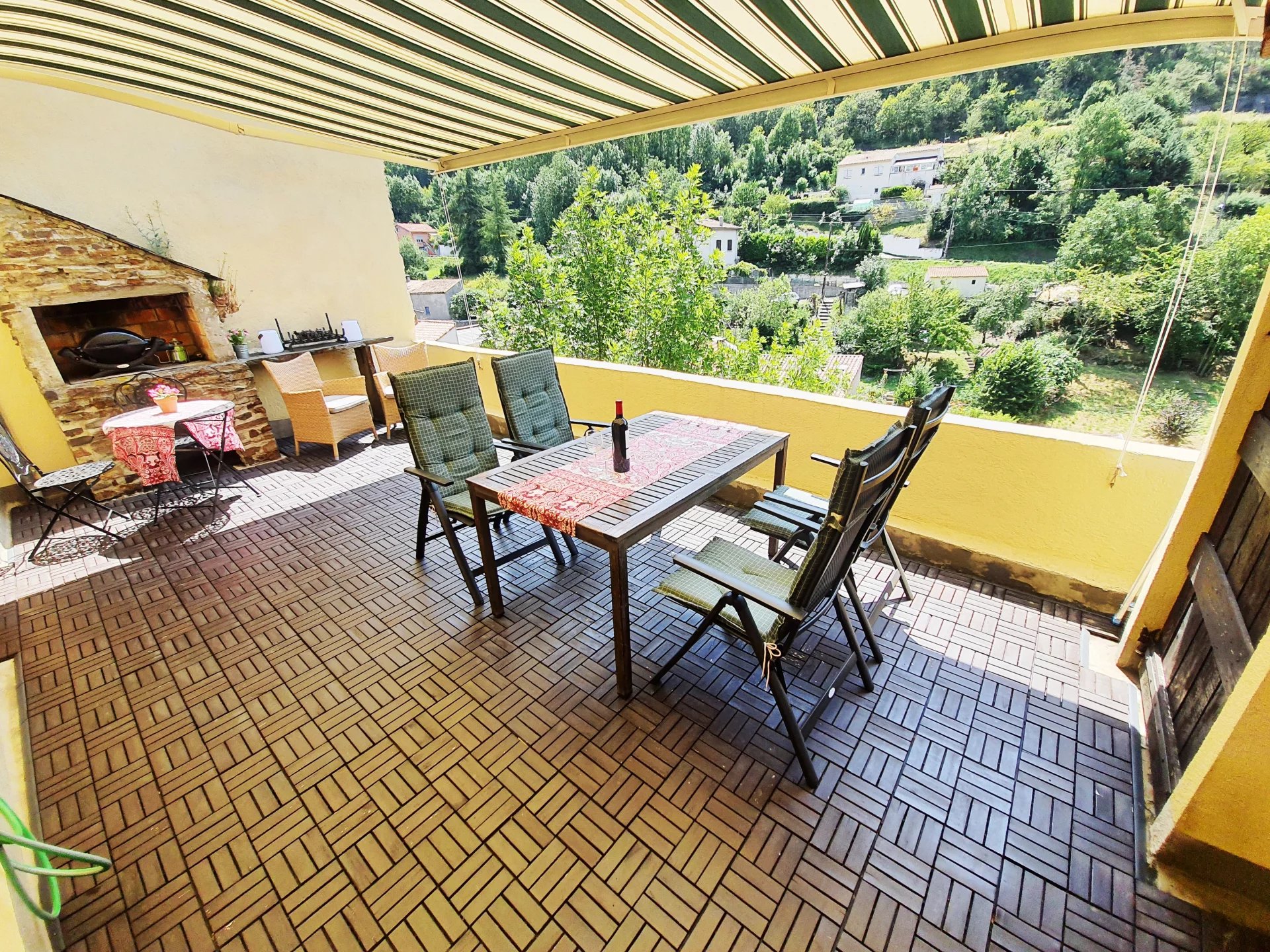 69c91e5535ba78537790e71558d1c481_30020551c5_1920-original.jpg Maison de caractère rénovée de 3 chambres avec grande terrasse et vue imprenable sur la montagne