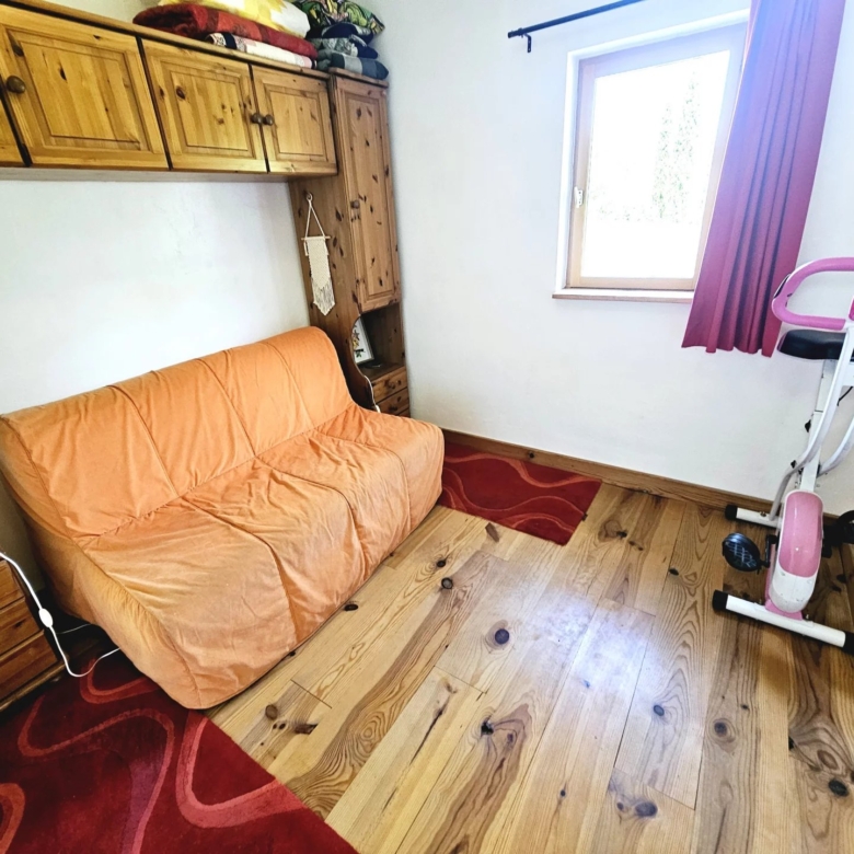 Villa avec vue imprenable sur les montagnes, très privée, à distance de marche du centre-ville.