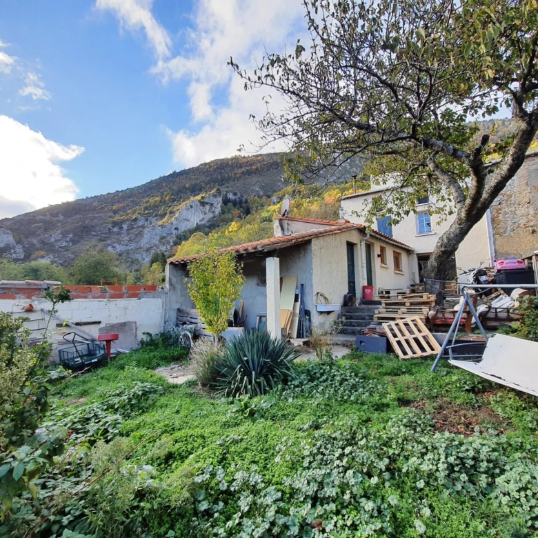 Maison avec jardin et vue panoramique