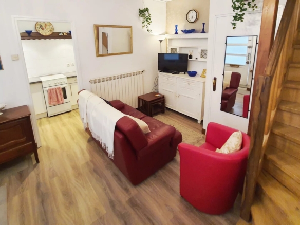 Village Charm: Cozy House in Quillan, France