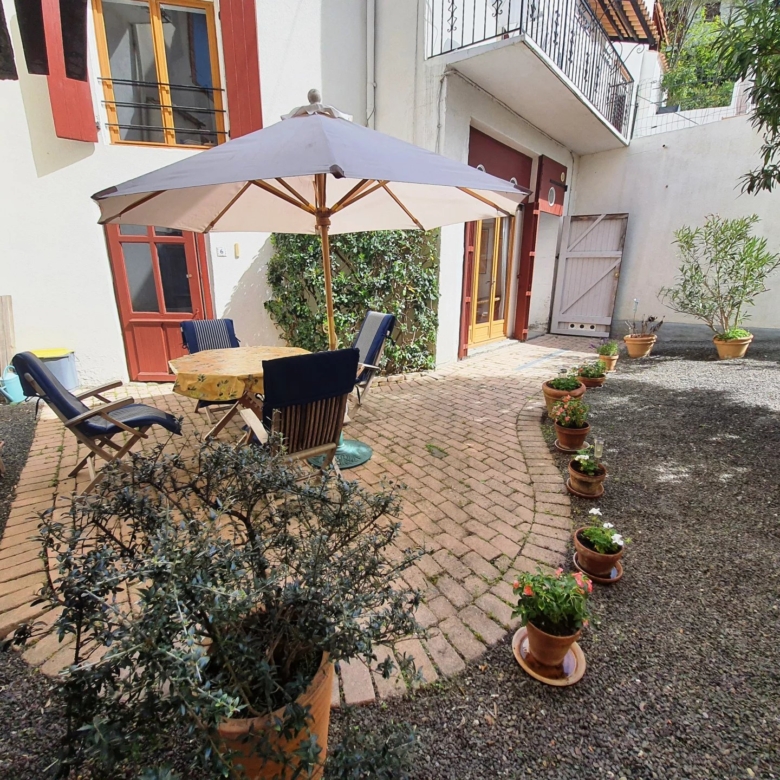 3 bedroom renovated charcter houuse for sale in Axat