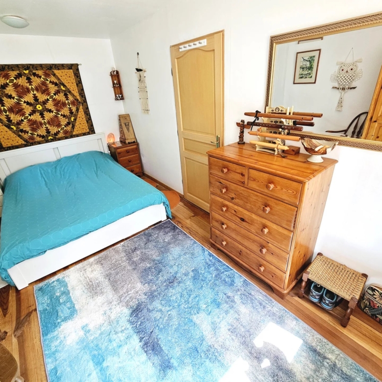 Villa avec vue imprenable sur les montagnes, très privée, à distance de marche du centre-ville.