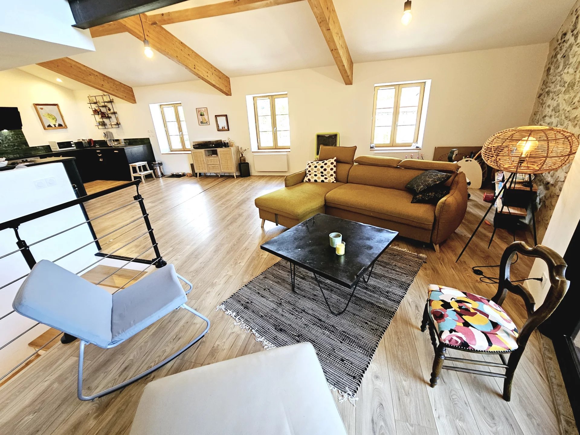 1a091dece8e443a27865eaa66d970305_7bc90487eb_1920-original.jpg Magnifique maison de ville rénovée à Quillan, avec terrasse, garage et atelier/studio.