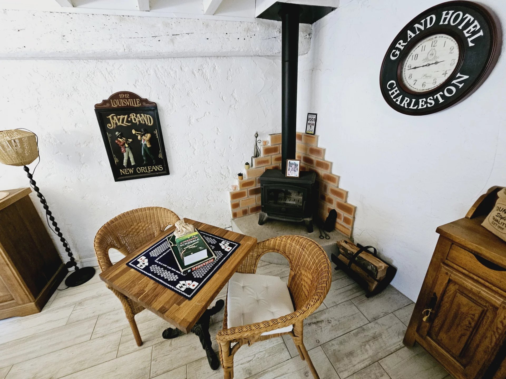 Maison en pierre entièrement rénovée dans un cadre magnifique avec de belles vues.