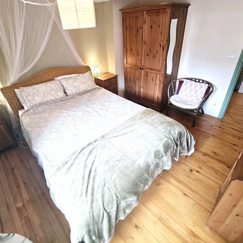 Maison de 2 chambres rénovée à Quillan pleine de caractère.