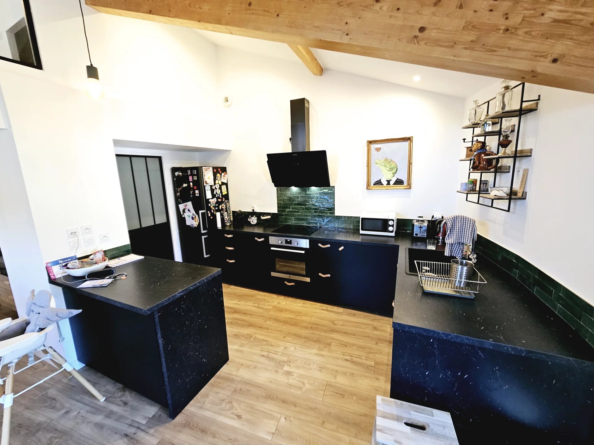 61c47adaca4502ae7ccda859c9365c01_9072dd2348_1920-original.jpg Magnifique maison de ville rénovée à Quillan, avec terrasse, garage et atelier/studio.