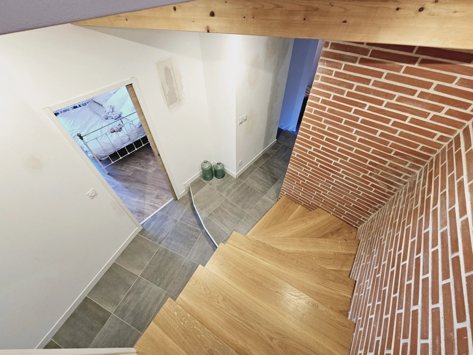 89f72978cba02522b6f185991f6c514a_e1fe525862_1920-original.jpg Magnifique maison de ville rénovée à Quillan, avec terrasse, garage et atelier/studio.