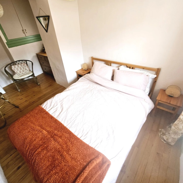 Maison de 2 chambres rénovée à Quillan pleine de caractère.